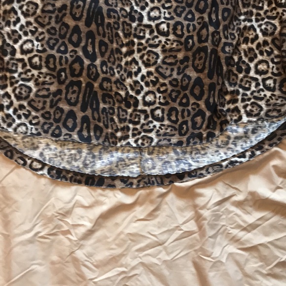 Leopard black/brown/creme ladies large new with tags Umgee flare sleeve pullover - Picture 4 of 8